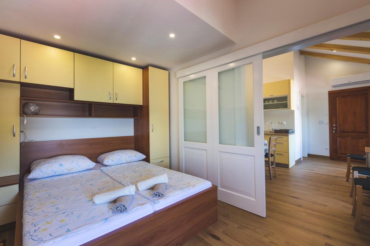 Vinea Apartmani Umag, Ulica G Garibaldia 2 Exterior photo